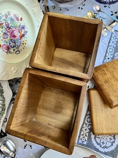 Par de Potes o Tarros para Cocina Cubo de Madera Lustrada y Ventana de Vidrio - tienda online