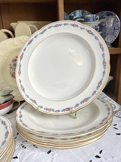 Imagen de Juego de 6 Platos Lunch o Postre Porcelana Crescent England, Para Mappi&Webb Guarda FLoral vivo en Oro C1920