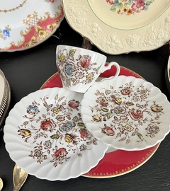 Trio para Te Loza Inglesa Johnson Bros , Pattern Staffordshire Bouquet Multicolor C1970 - comprar online