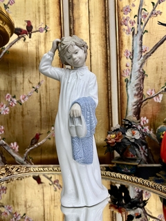 Figura de Porcelana Nao by Lladro Spain #02320 Boy with Slippers C1990
