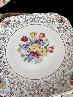 Plato Masitero con Asas Loza Inglesa Hollinshead & Kirkham Old English NeedlePoint C1942-1945 - tienda online