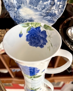 Mug Jarro para Desayuno Bone China con Decoracion Floral "Rosa Azul" - tienda online