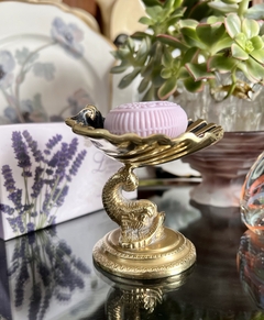 Hermosa Jabonera de Bronce Macizo con Pie , Delfin con Ostra