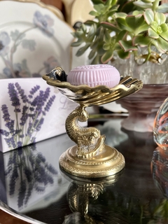 Hermosa Jabonera de Bronce Macizo con Pie , Delfin con Ostra - comprar online