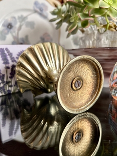 Hermosa Jabonera de Bronce Macizo con Pie , Delfin con Ostra - Funcy Stuff Antiguedades