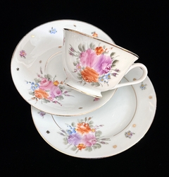 Trio para Te Porcelana Tsuji Bouquet de Rosas Pintado a Mano C1980 - comprar online