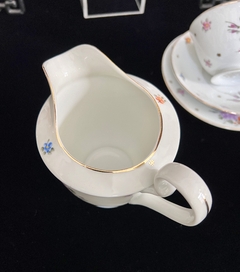Imagen de Jarra Lechera de Porcelana Nacional Tsuji , Bouquet Rosas Pintado a Mano C1980