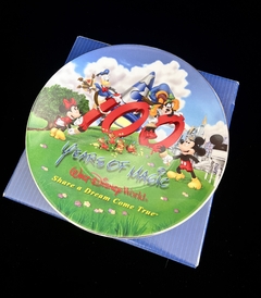 Plato Decorativo Porcelana Conmemoracion 100 años Walt Disney World - comprar online