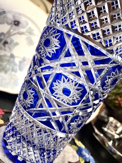 Gran Florero de Cristal de Bohemia Encamisado Azul Tallado C1950 - tienda online