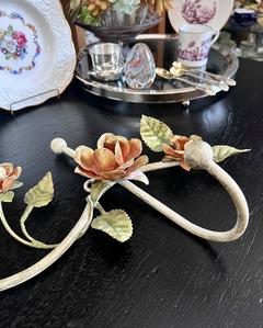 Perchero de Pared 2 Ganchos en Hierro Forjado y Esmaltado Flores y Hojas C1980 en internet