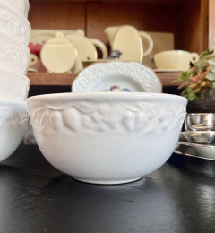 Set de 6 Bowls Vintage de Ceramica Blanca con Frutas a Relieve C1980 - comprar online