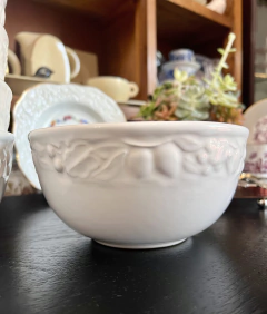 Imagen de Set de 6 Bowls Vintage de Ceramica Blanca con Frutas a Relieve C1980