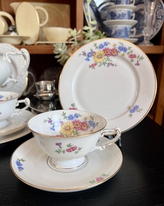 Imagen de Trio para Te Porcelana Heinrich Bavaria #16530 Christine C1955 Floral Vivo en Oro