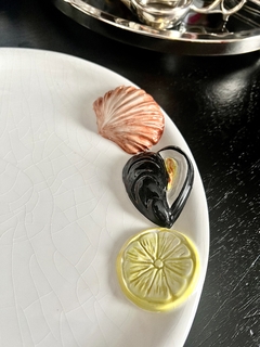 Imagen de Gran Plato de Ceramica Bassano Italy, Frutos de Mar, Decoracion a Relieve C1970