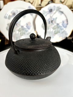 Tetera Original Iwachu Nambu Tetsubin Japan Hobnail Black - comprar online
