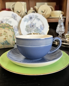 Jumbo Cup Taza para Desayuno Loza Wedgwood England , Pattern Weekday Weekend Blue año 1998 - Funcy Stuff Antiguedades