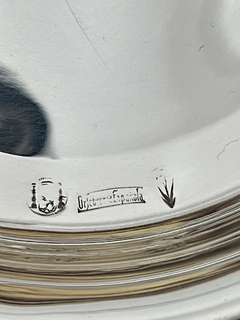 Plato o Cesta Panera de Metal Plateado Repujado y Calado Orfebreria Española C1950 - Funcy Stuff Antiguedades