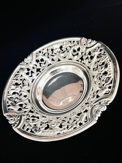 Plato o Cesta Panera de Metal Plateado Repujado y Calado Orfebreria Española C1950 - comprar online