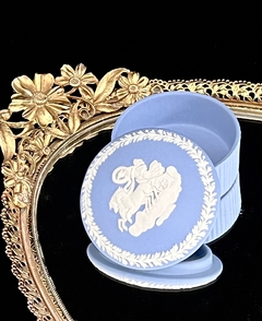 Trinket Box Pastillero Porcelana Wedgwood England , Jasper Ware Escenas Neoclasicas Wedgwood Blue C1960 - Funcy Stuff Antiguedades