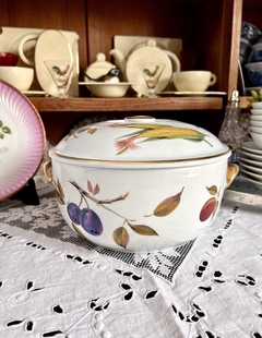 Imagen de Cacerola con Tapa Porcelana Royal Worcester England, Modelo Evesham Gold 1961