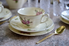 Trio para Te Loza Zuid-Holland Gouda, Deco Rosas vivo Oro C1950