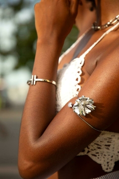 Bracelete Flor Aço Inox
