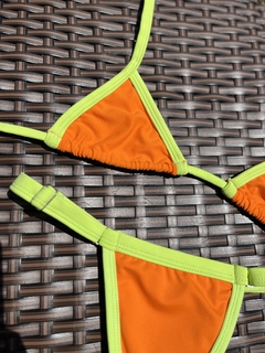 conjunto bronze Laranja c/ maça verde - Madame Gi