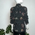 Camisa Laço Preta e Flores Vermelhas - Cortelle - loja online