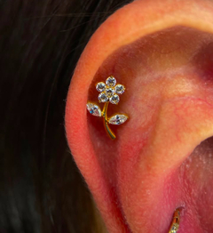 Titânio/ labret flor/ pvd gold/ - Divina Isa Piercing