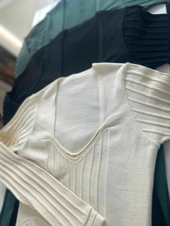 VESTIDO MODAL DETALHADO EM CORSELT na internet