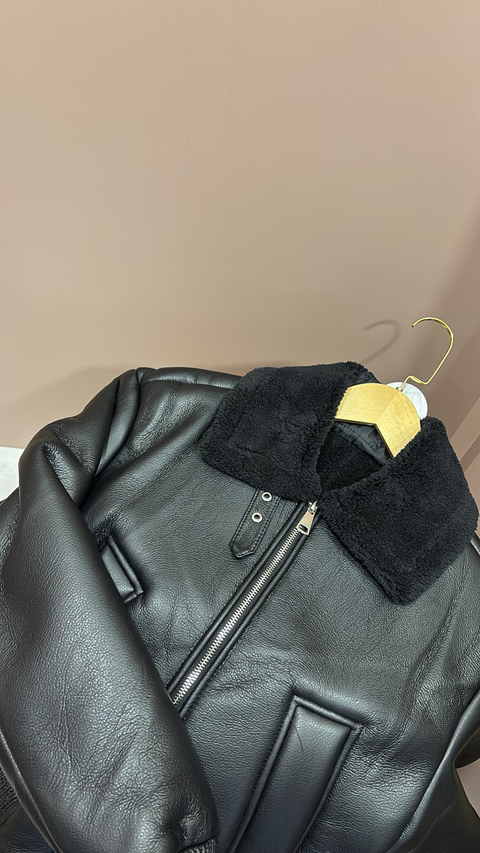 JAQUETA PELINHO PRETA - comprar online