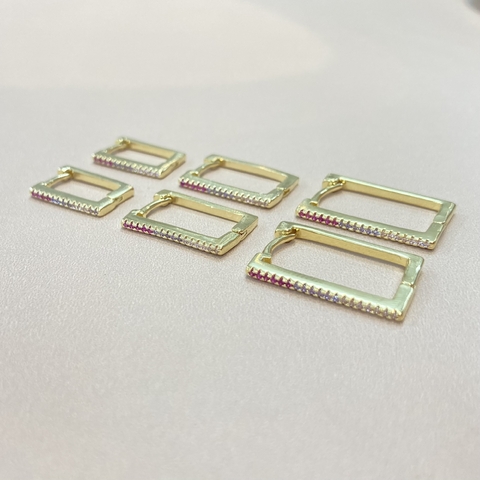 Brinco Retangular Vazado Pequeno