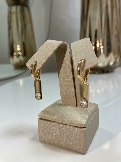 Brinco Retangulo com Zircônia