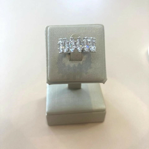 Anel Zircônias e Ródio