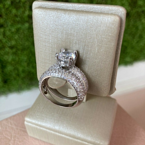 Anel Duplo Cravejado Zircônias - comprar online