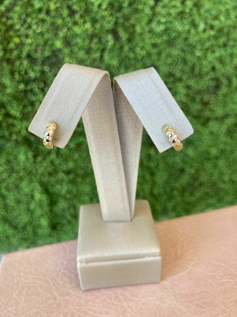 Argolinha Filetada Zircônias - comprar online