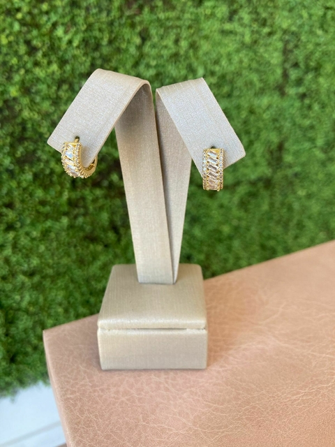 Argolinha Delicada Micro Zircônias - comprar online