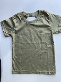 Camisa basica- Menegotti - Verde abacate - comprar online