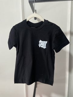 Camisa Jesus Loves you (Jesus ama você) PRETO na internet