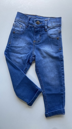 Calça jeans claro na internet
