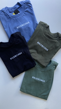 Camisa Basica - Edição Balenciag- Verde escuro na internet