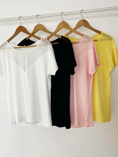 Remera con Pluetti - comprar online