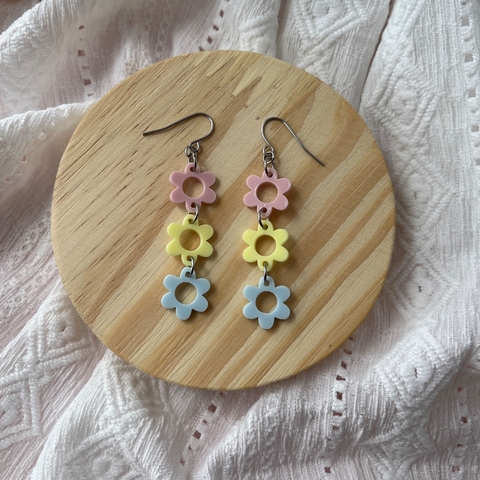 Brinco Trio de Flores