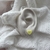 Mini Brinco Nina Amarelo Pastel - comprar online