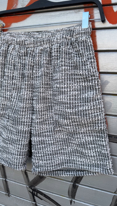 Short verano gris en internet