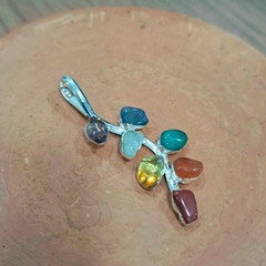 Pingente folha 7 pedras (Chakras) premium na internet