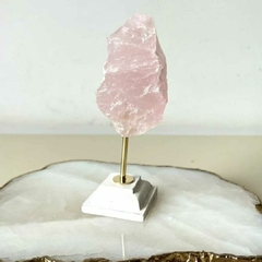 Quartzo rosa rosa no pedestal 10cm