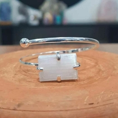 Bracelete curvilíneo Selenita branca na internet