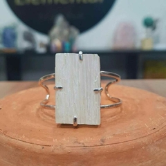 Bracelete Selenita branca premium acabamento prata na internet