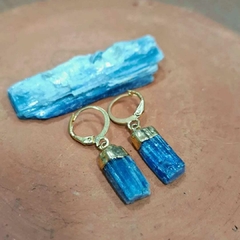 Brinco Cianita azul minimalista - comprar online